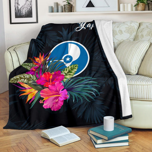 Yap Polynesian Premium Blanket - Tropical Flower