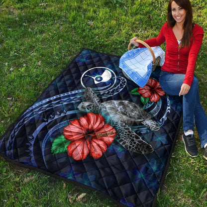Yap Polynesian Premium Quilt - Blue Turtle Hibiscus