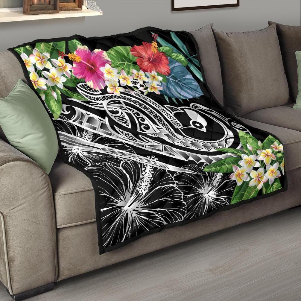 YAP Polynesian Premium Quilt - Summer Plumeria (Black)