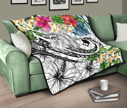 YAP Polynesian Premium Quilt - Summer Plumeria (White)