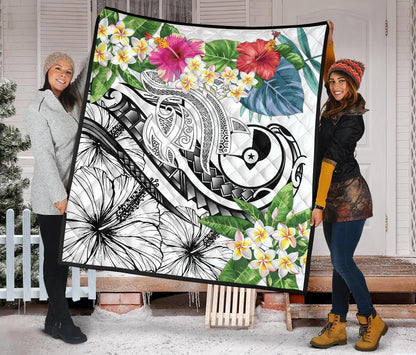 YAP Polynesian Premium Quilt - Summer Plumeria (White)