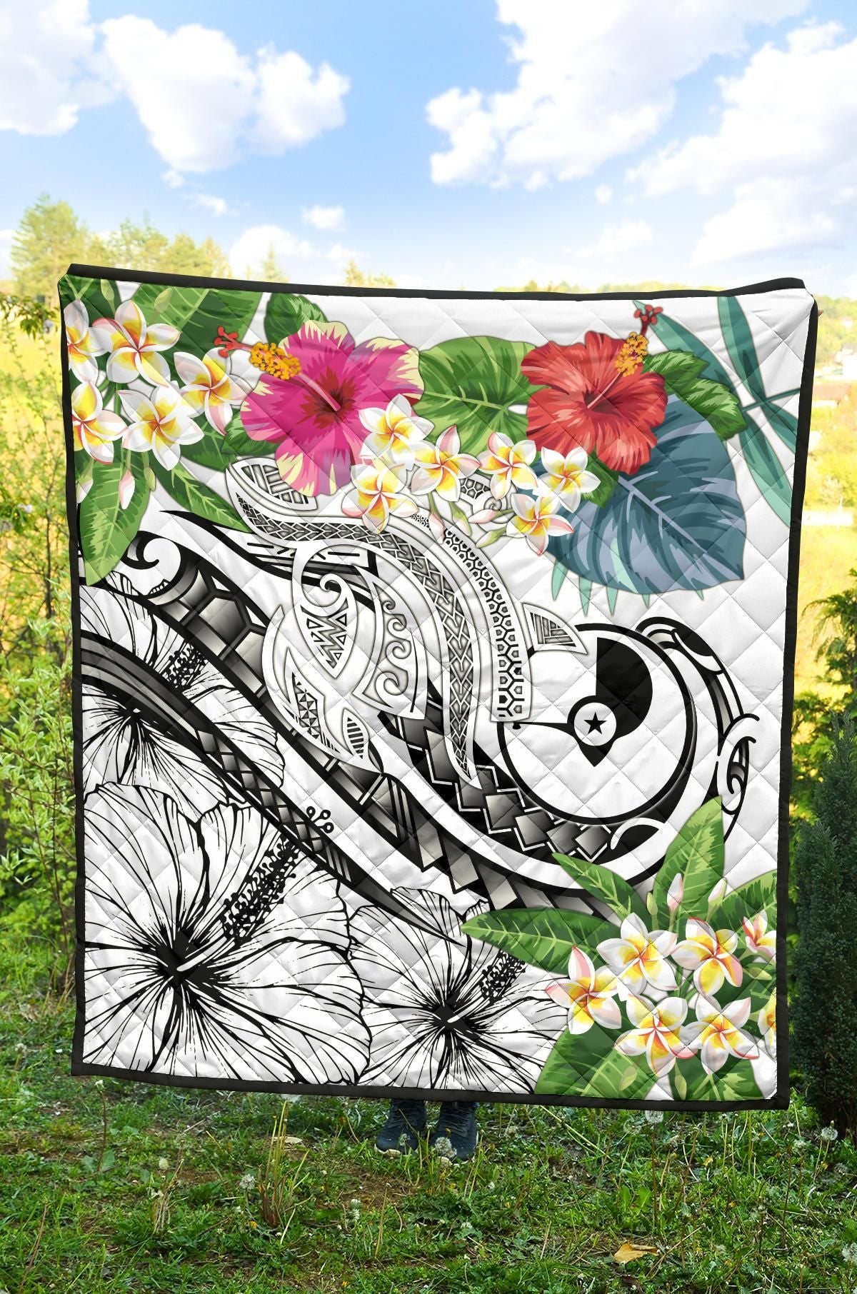 YAP Polynesian Premium Quilt - Summer Plumeria (White)