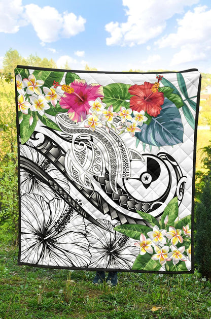 YAP Polynesian Premium Quilt - Summer Plumeria (White)