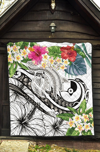 YAP Polynesian Premium Quilt - Summer Plumeria (White)