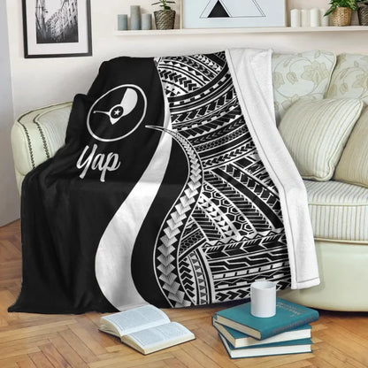 Yap Premium Blanket - White Polynesian Tentacle Tribal Pattern