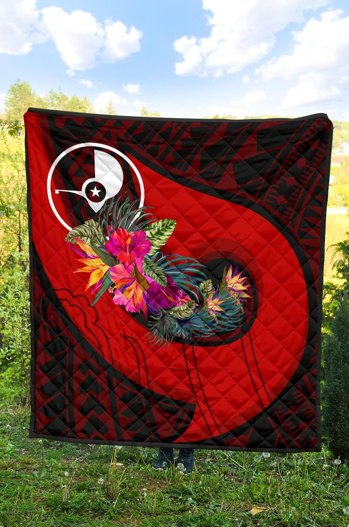 Yap Premium Quilt - Polynesian Hook And Hibiscus (Red)