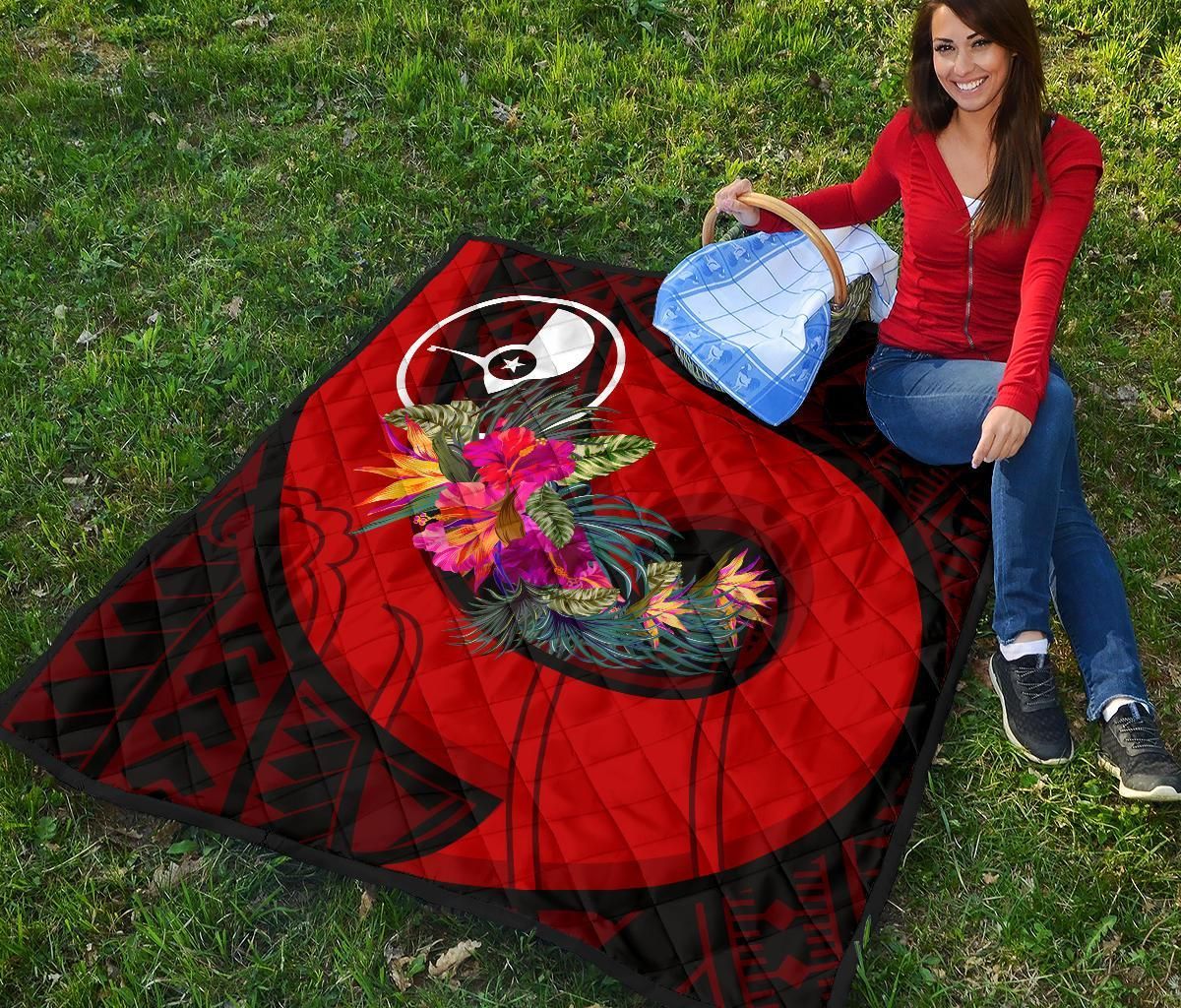Yap Premium Quilt - Polynesian Hook And Hibiscus (Red)