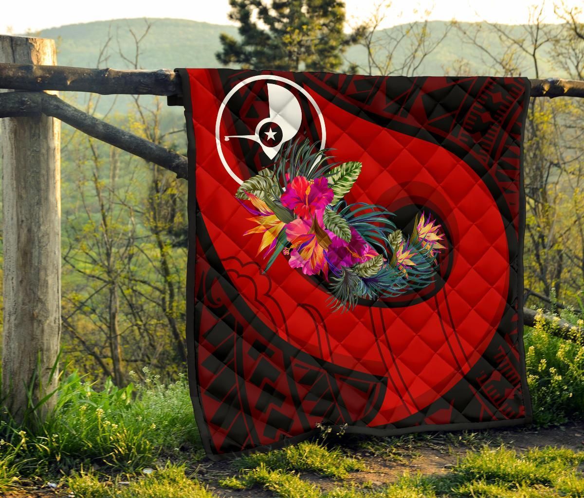 Yap Premium Quilt - Polynesian Hook And Hibiscus (Red)
